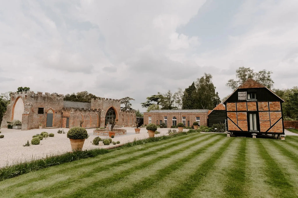 rustic barn & outdoor wedding venues in west berkshire