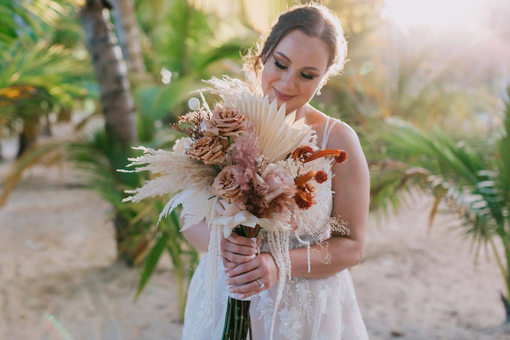 destination eloping wedding flowers