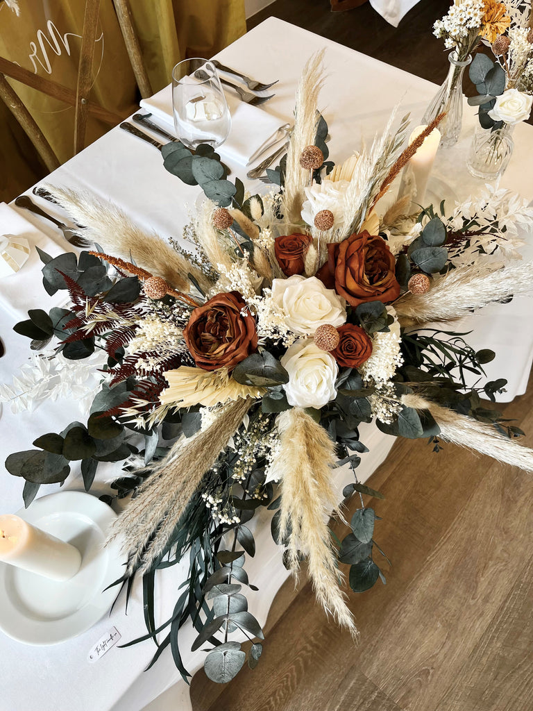 dried flower table centrepiece