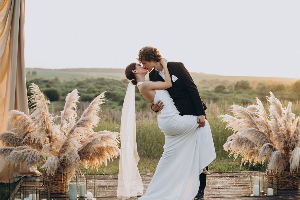 dried pampas grass wedding inspiration